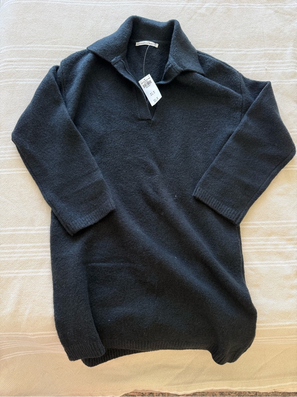 Abercrombie & Fitch Women’s Black V-Neck Sweater Dress